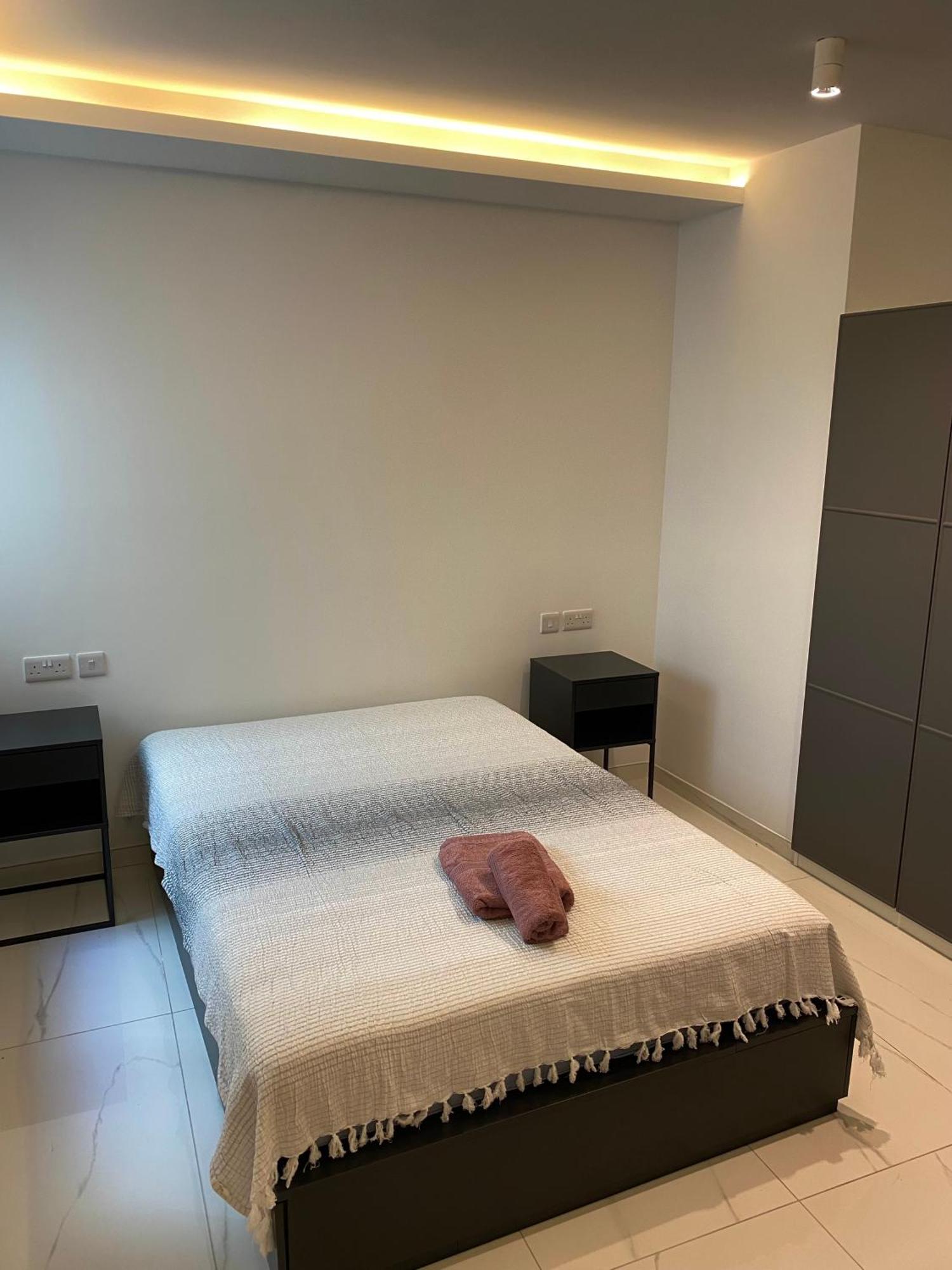 Tigne Sliema Three Bedrooms Apartment מראה חיצוני תמונה