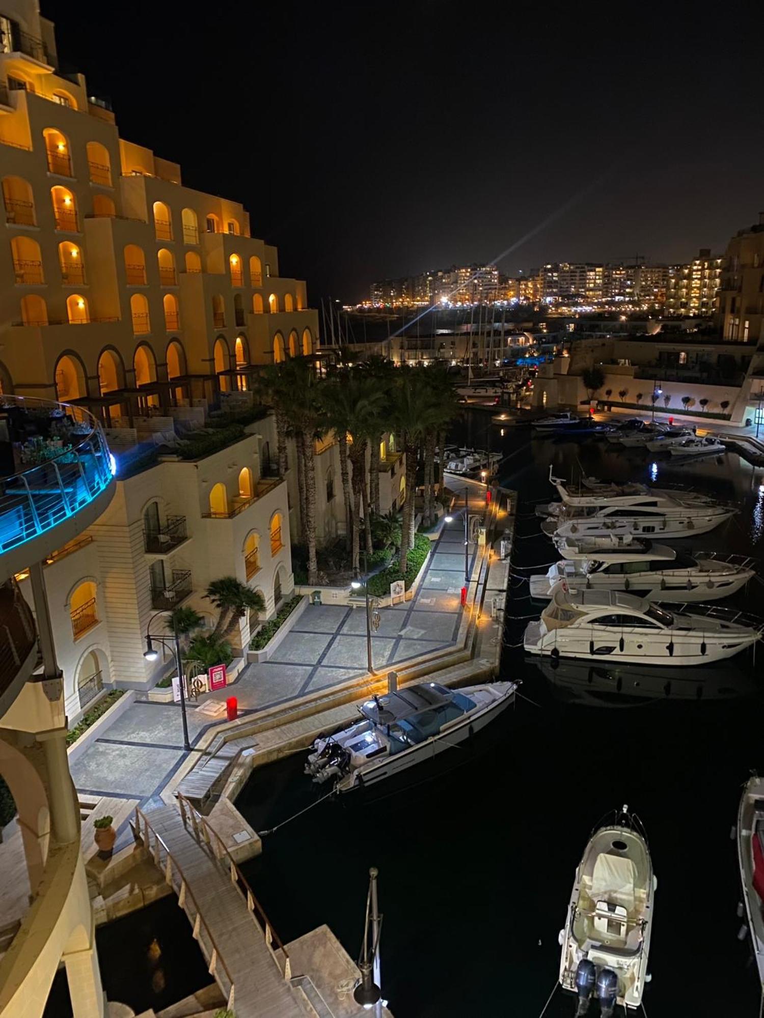 Tigne Sliema Three Bedrooms Apartment מראה חיצוני תמונה