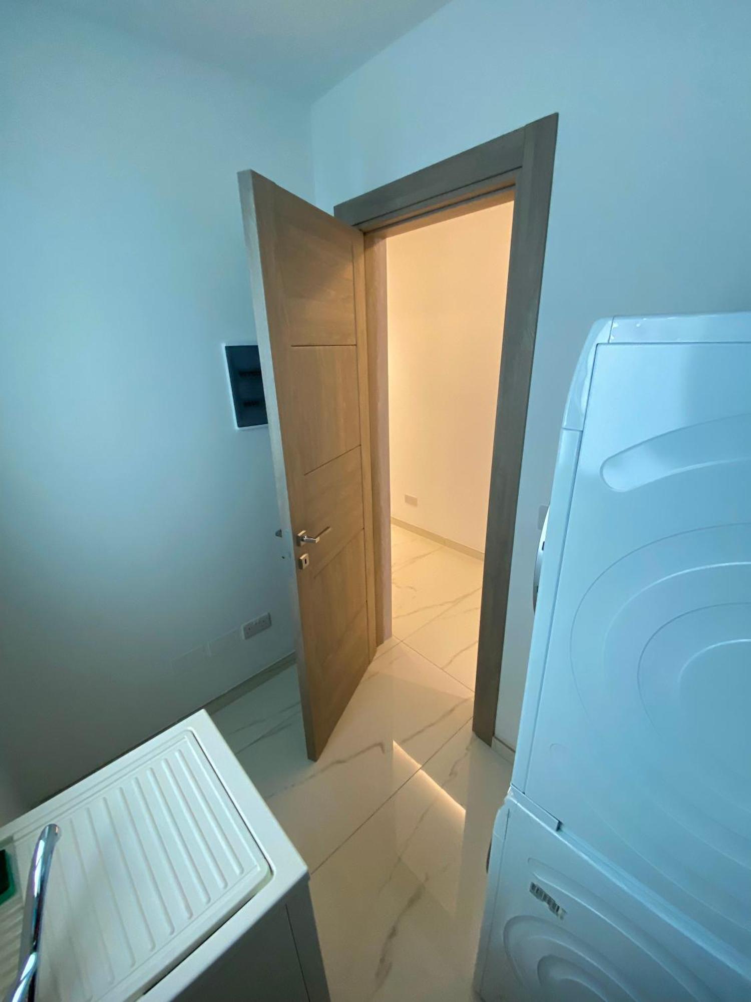 Tigne Sliema Three Bedrooms Apartment מראה חיצוני תמונה