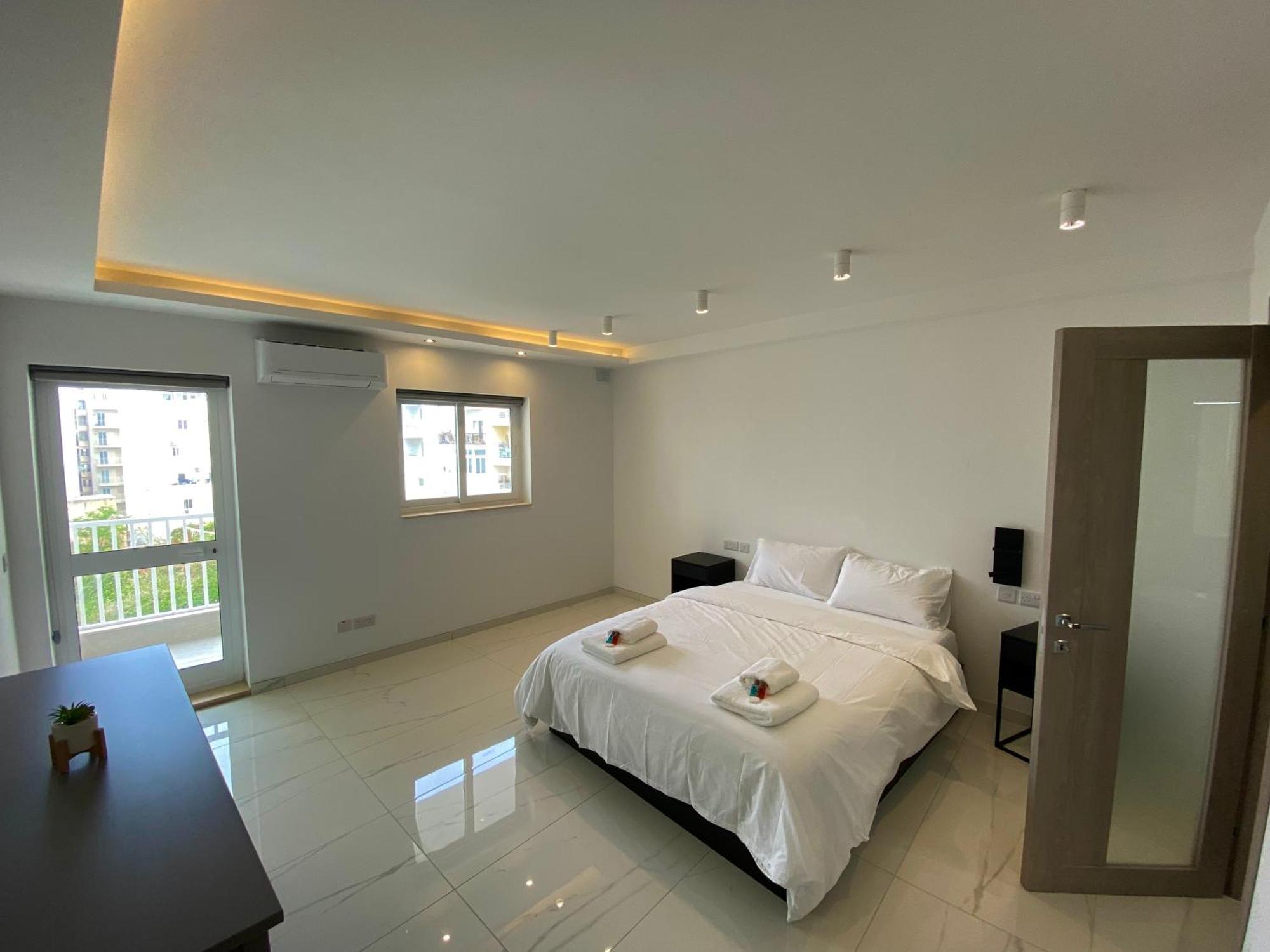 Tigne Sliema Three Bedrooms Apartment מראה חיצוני תמונה