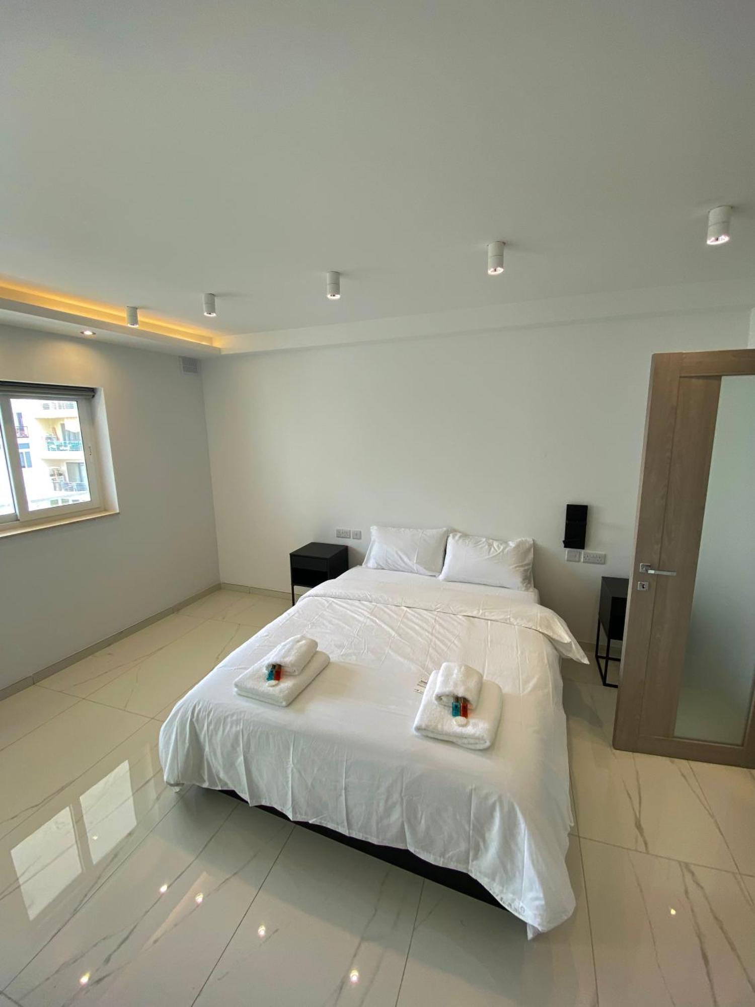 Tigne Sliema Three Bedrooms Apartment מראה חיצוני תמונה