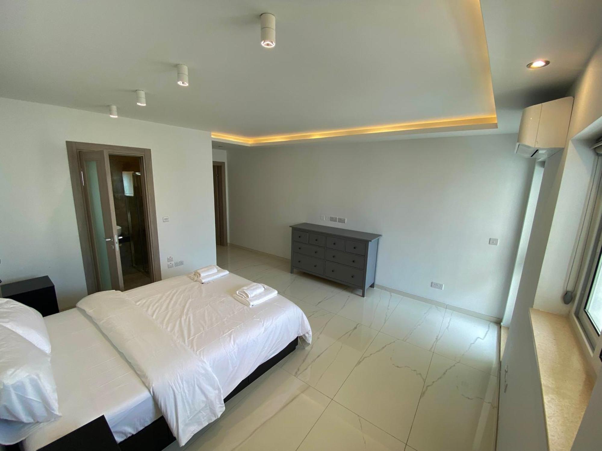 Tigne Sliema Three Bedrooms Apartment מראה חיצוני תמונה