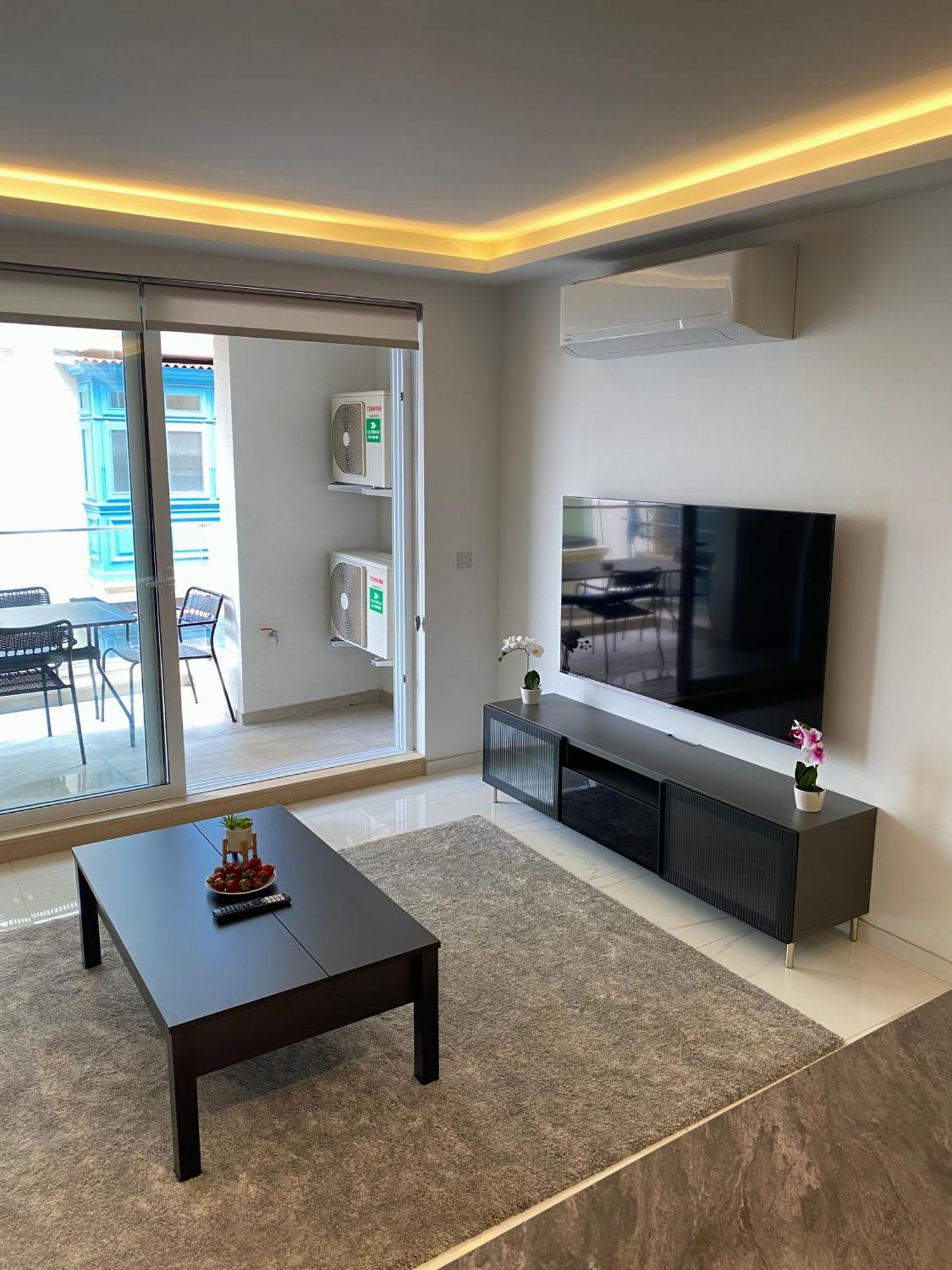 Tigne Sliema Three Bedrooms Apartment מראה חיצוני תמונה